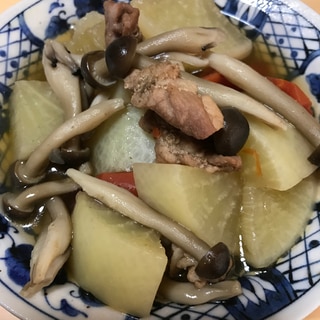 丸大根としめじの煮物